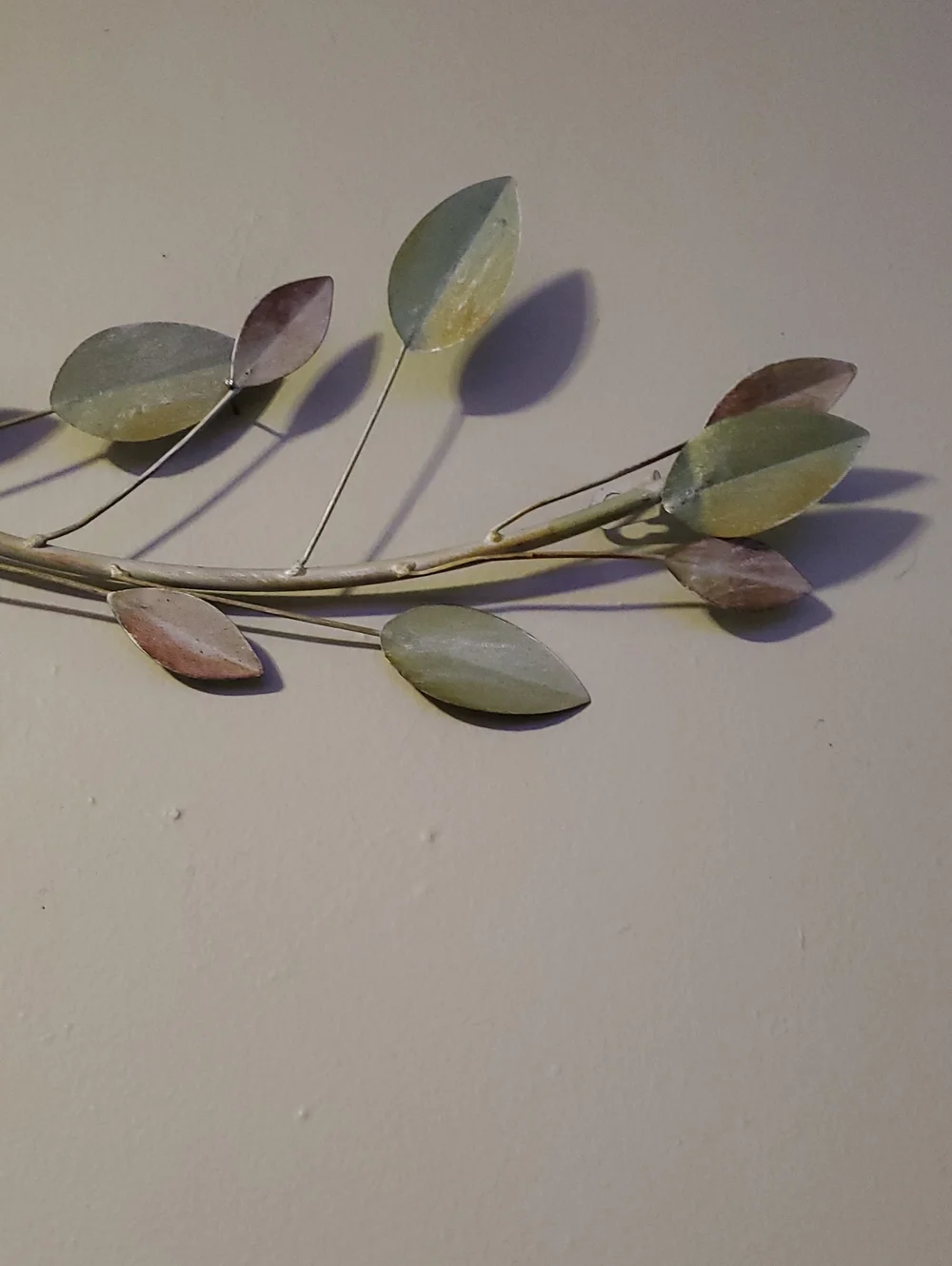 Metal Decorative Hanging Faux Eucalyptus Garland in Green